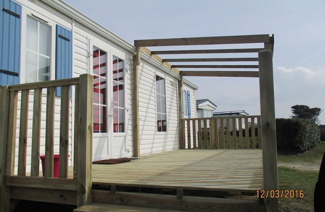 Mobil home 36m2- 4/6 pers seaside and beach on traditional campsite