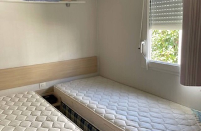 Mobile Home 'Mobil-home Kapa - Proche Mer' with Shared Pool, Private Terrace and Private Garden