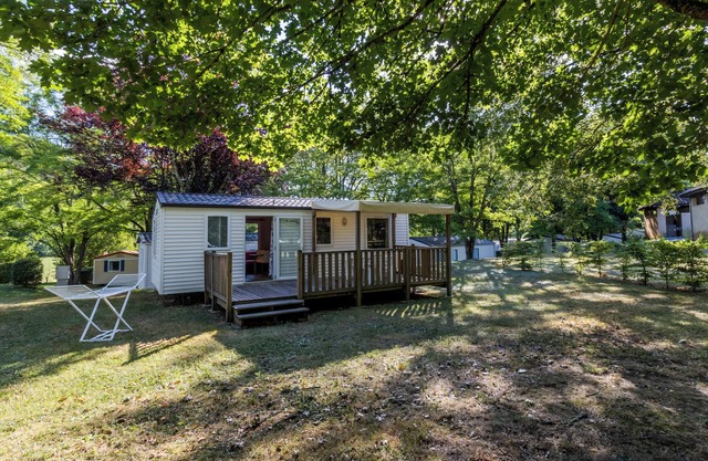 Mobile Home 'Du Bonheur' with Shared Pool, Private Terrace and Wi-Fi