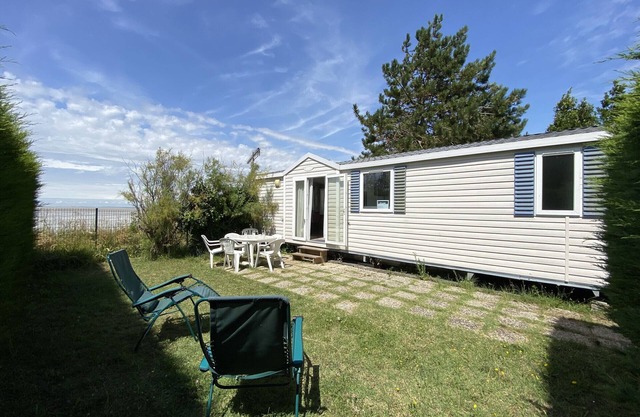Mobile Home Near North Beach, 2BR, Terrace, TV, Ideal for 4