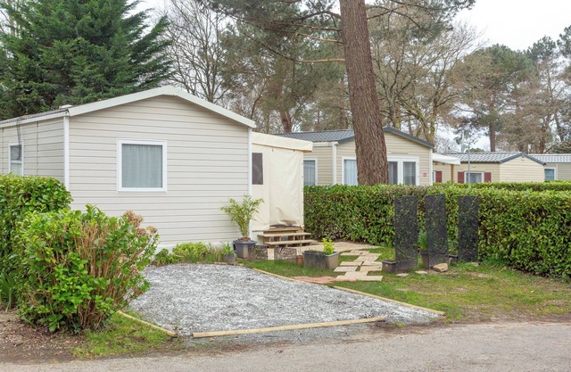 Mobile Home 'Tout Confort Bora Bora' with Shared Pool, Private Terrace and Private Garden