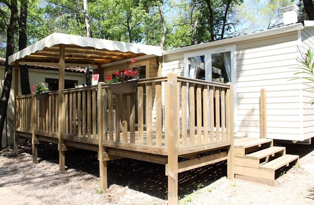 Mobilhome Confort 29m² - 2 adults and 3 children air-conditioned 5 persons