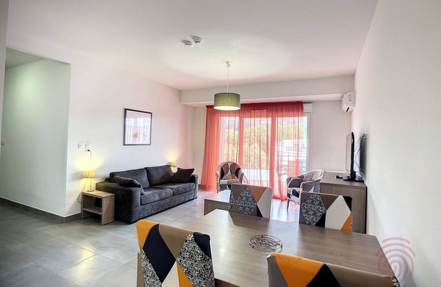 Modern 1-Bedroom Apartment with Terrace and Parking in Lamalou-les-Bains