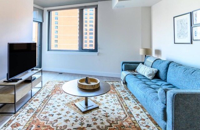 Modern 1 BR Near Nationals Park w/ Gym & Concierge