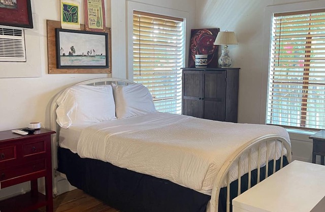 Modern 1BR Lafayette Apartment Walk to UL & Downtown