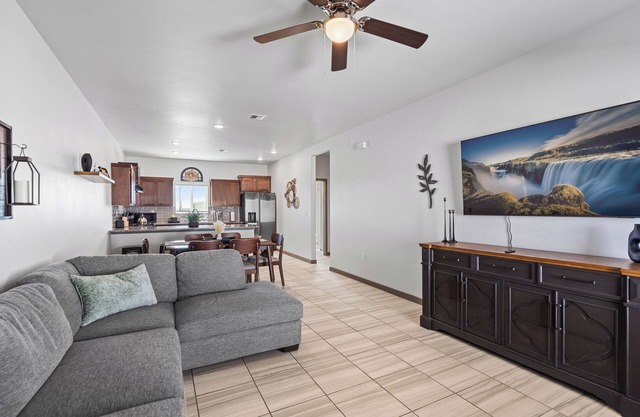 Modern 2-Bed, 2-Bath in the Heart of the City