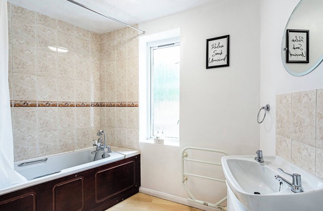 Modern 2 bed apartment near Tower of London