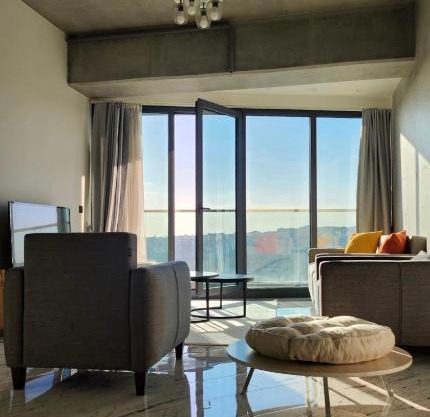 Modern 2Bed Condo in an Ultra Luxurious Building