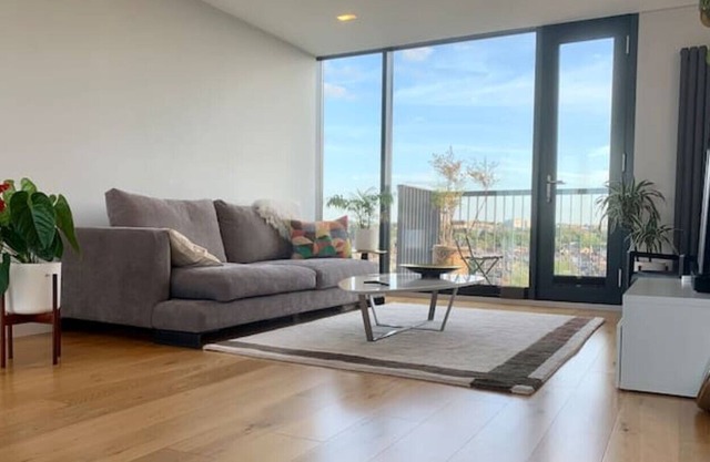 Modern 2Bed Penthouse with Stunning Views and a Balcony