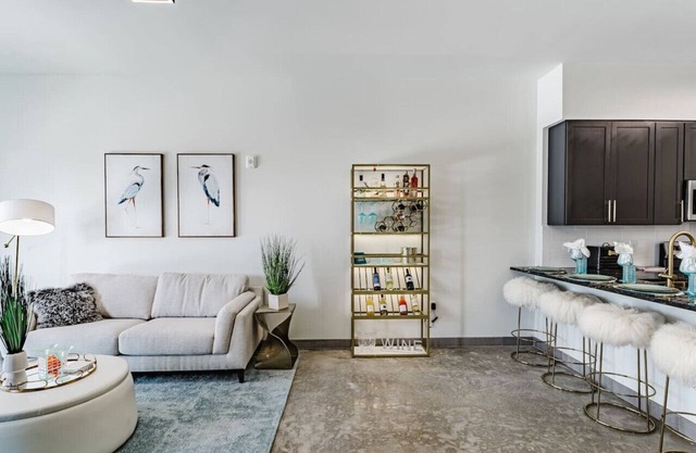 Modern 2BR Apartment – Near Casino & FLL Airport