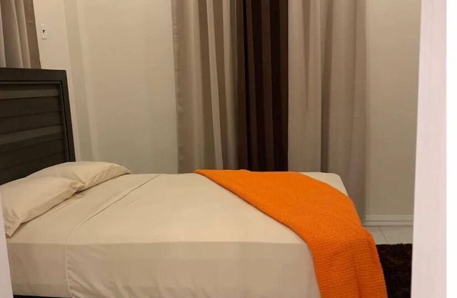 Modern 3-bed Lux Apt with Jacuzzi/Free Parking