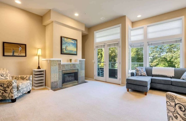 Modern 3BD Home in Queen Anne