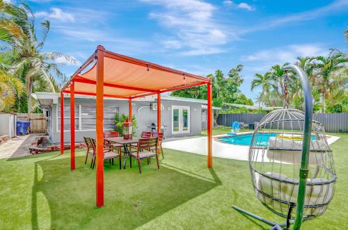 Modern 3BR Pool Home with Game Room near Beaches!