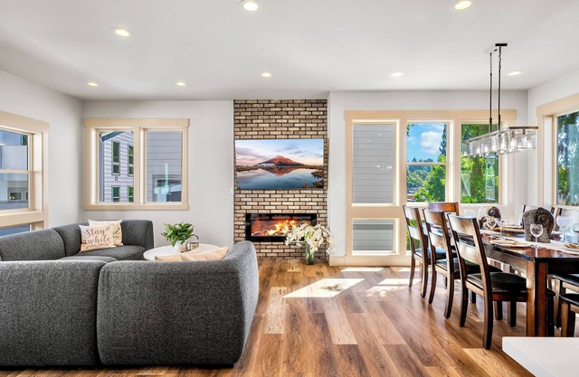 Modern 4-Bed 3.5 Bath Family Retreat Near Golf Course