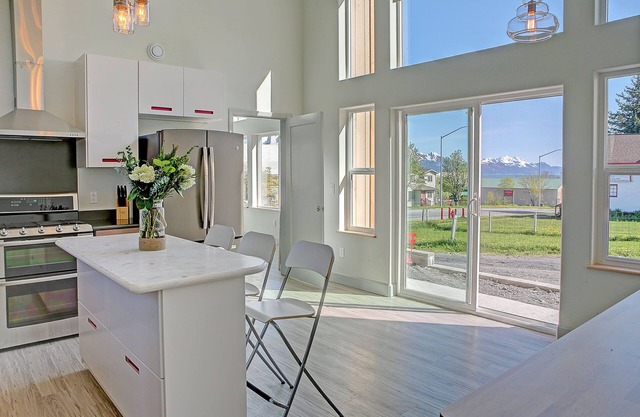 Modern Accommodations with Luxurious View