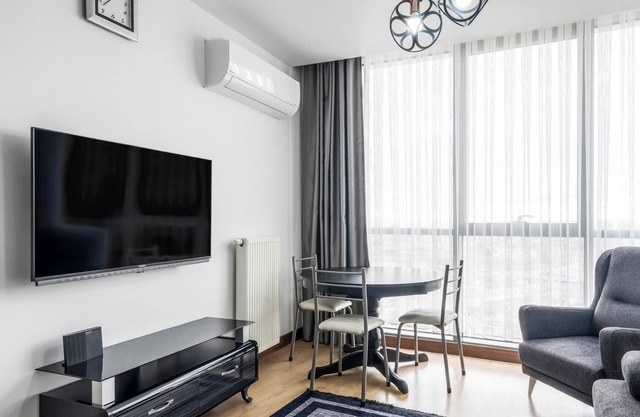 Modern and Fully Furnished Residence in Atasehir