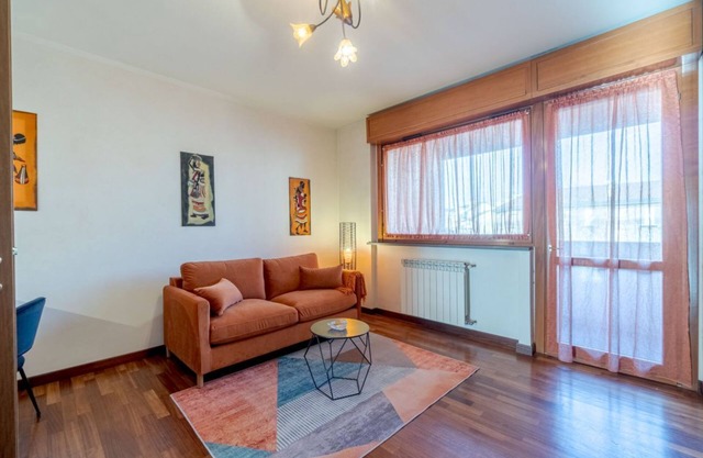 Modern and spacious apartment is located in a prestigious area of the city near the Polytechnic, situated less than 2 km away, and well connected to the historic center thanks to public transport that allows you to reach all points of interest in the cit
