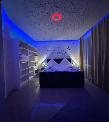 Modern Apartments Neuburg U - TOP - 2 Zimmer, Komfort, Zentrum, Wi-Fi, Smart TV, Stellplatz, Küche