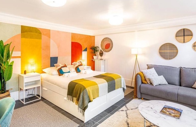 Modern Apartement with Garden and TV Salon, 15' to Eiffel