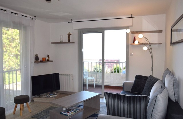 Modern apartment with balcony in Évian-les-Bains