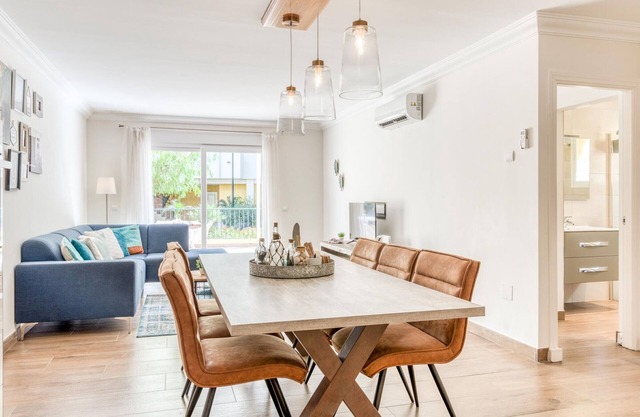 Modern apartment in Estepona, ground floor with terrace and pool, close to port and beach