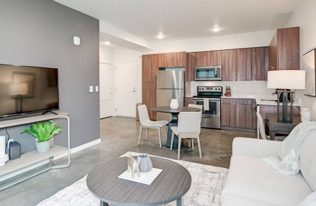 Modern Apartment in Prime Location (ID8493X83)