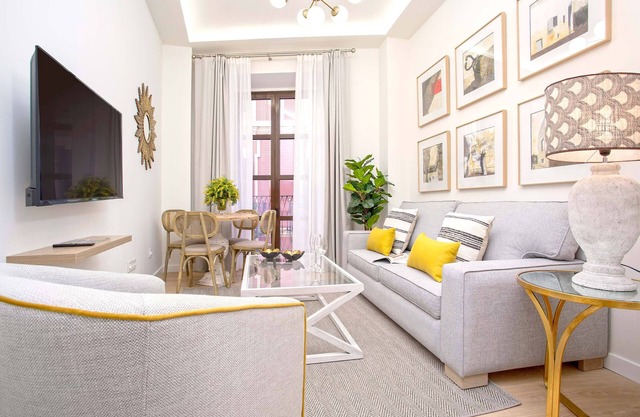Modern apartment in Seville center. Museo II