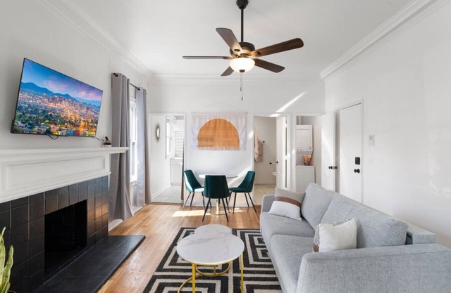 Modern Apartment in the Heart of Phoenix (4)