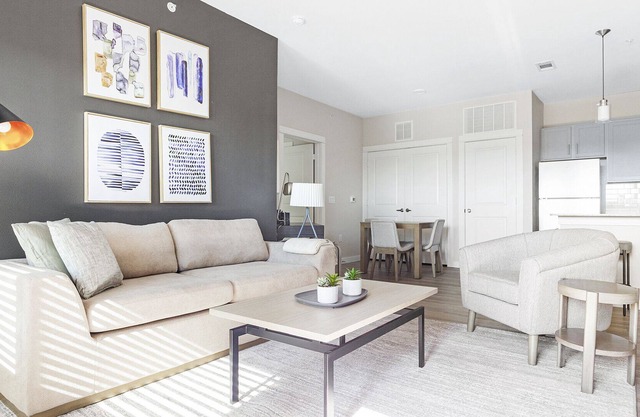 Modern Apartment in Prime Location (ID1206X872)