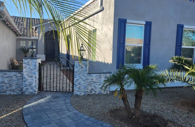 Modern Apartment Located in the Beautiful Groves Area