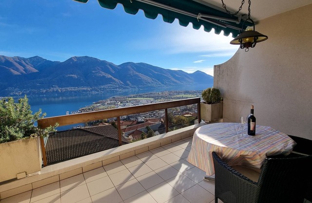 Modern apartment on the 3rd floor for 1-4 persons.