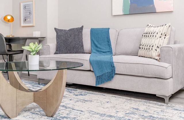 Modern Apartment in Prime Location (ID1793X52)
