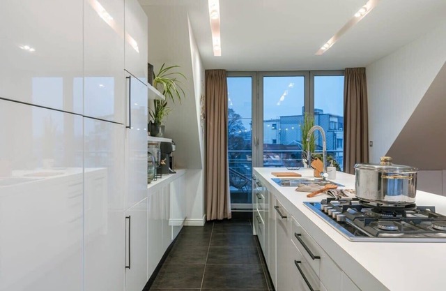 Modern apartment with two large rooftop terraces