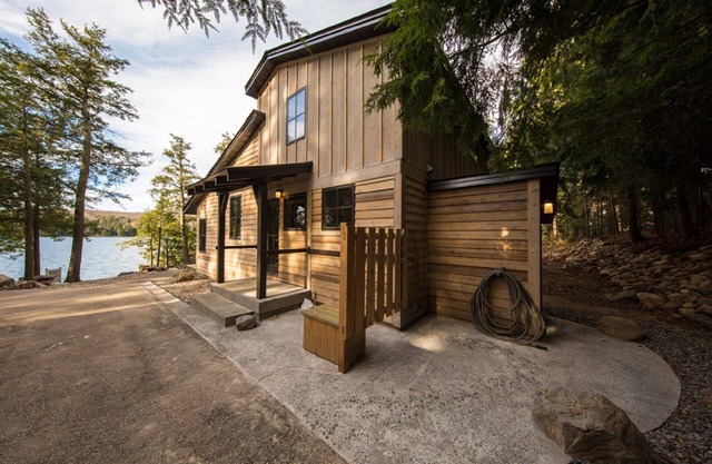Modern Cabin on Pristine Lake Lucerne – A Lakeside Retreat!
