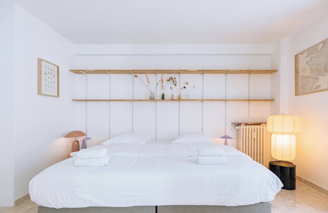 Modern Centrally-Located Apartment—Clignancourt