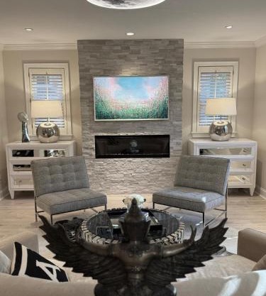 Modern Chic Home Walk to Shops with Parking