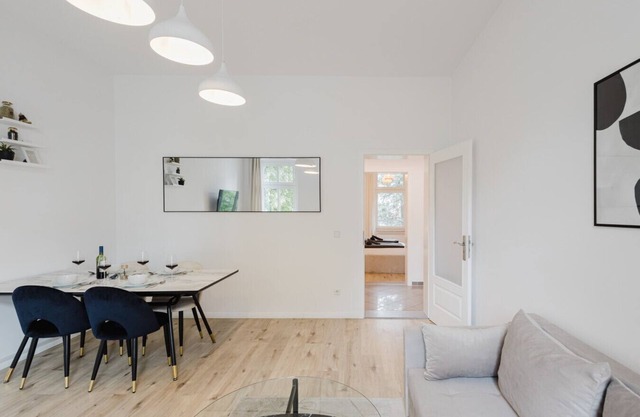 Modern Classic Apartment| Central| 2 Bedrooms