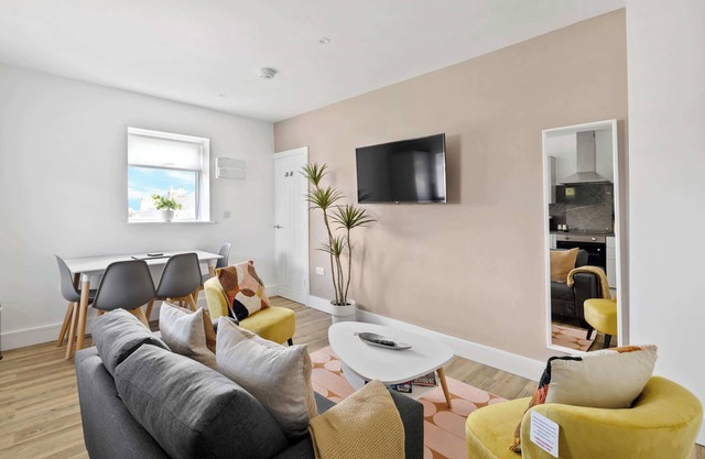 Modern & Cosy 2 Bed Apartment in Saltash