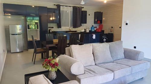 Modern Cozy 2 BR Apartment at The Vale Residence with Pool, Balcony, 5 Minutes walk to the Beach!