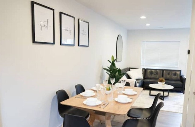 Modern&Cozy townhome w/Cent. AC