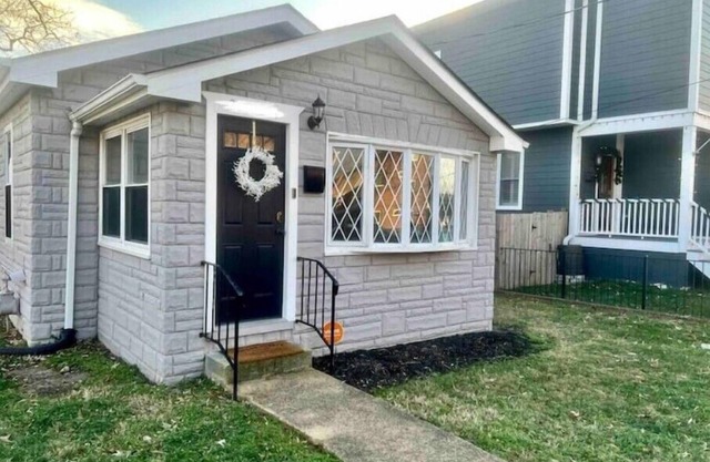 Modern D.C. homenn