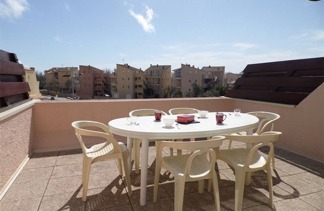 Modern Duplex: AC, Wi-Fi, Terrace, Parking - Steps to Beach