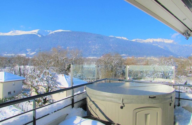 Modern Duplex (home office, laptop friendly)