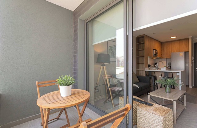 Modern Escape Nunoa Gem