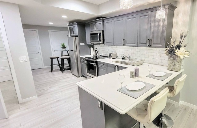 Modern Executive Furnished 1 Bed Apartment Suite