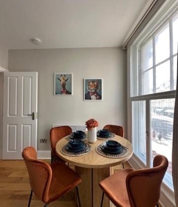 Modern Flat in Central London