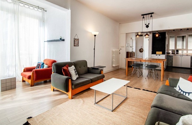 Modern Flat with Central Location in Kadikoy