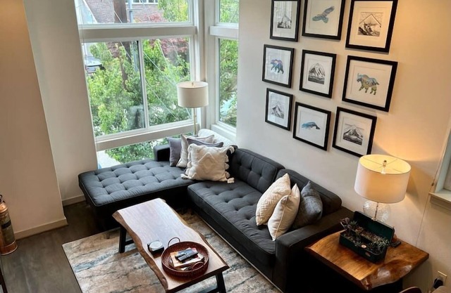 Modern Fremont 3/2.5 w/Offices and Rooftop