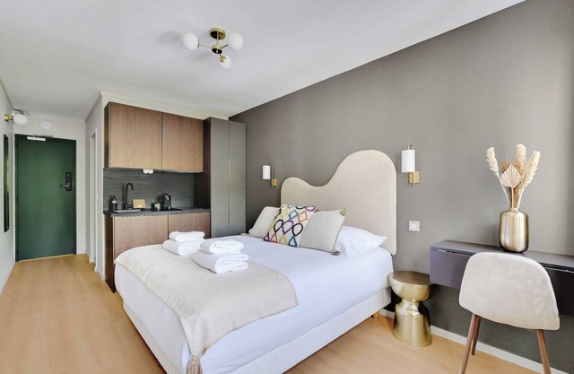 Modern "green Suites" Residence - Meudon/velizy