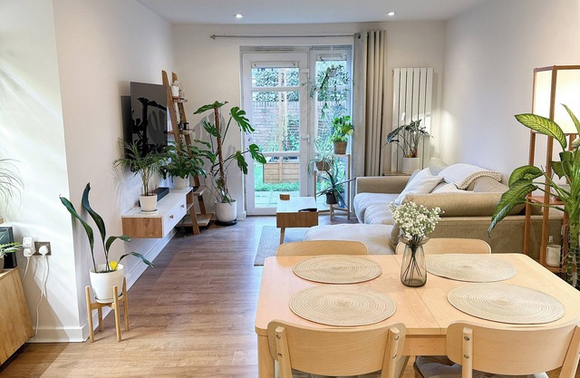 Modern ground floor flat- great transport links. Private parking space included.